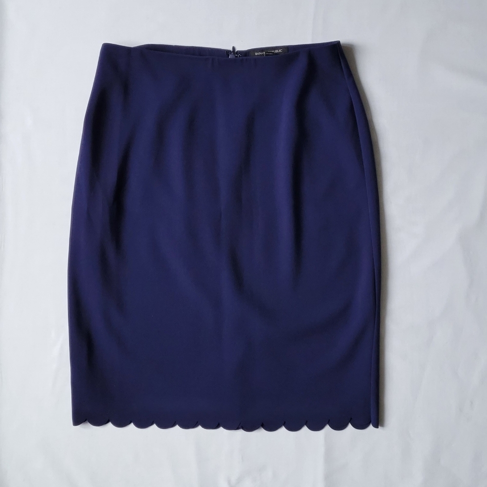 Woman's Banana Republic scalloped blue midi skirt
